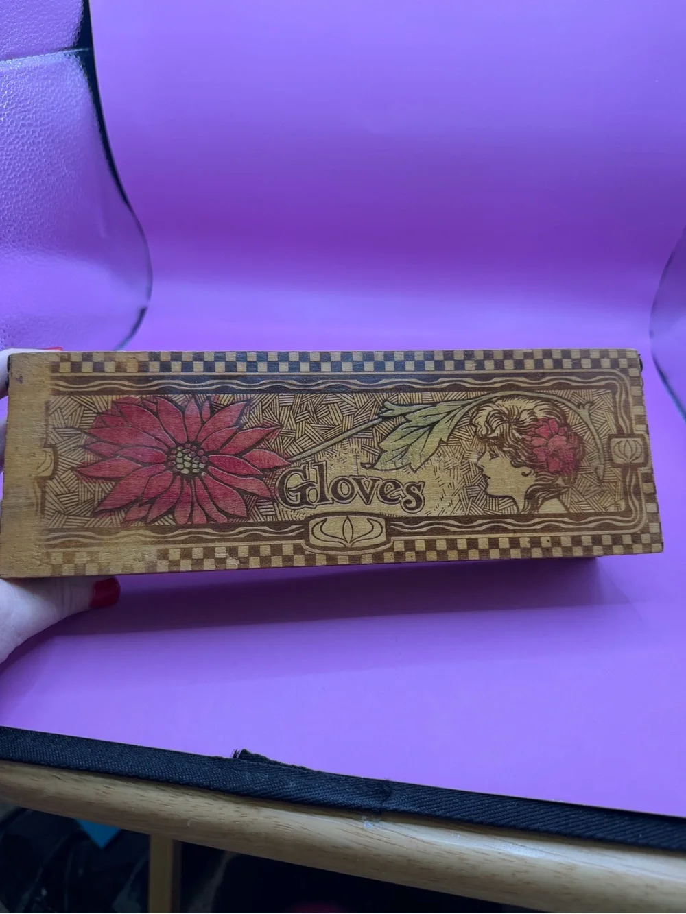 1900s Art Nouveau Wooden Glove Box With Gibson Girl Floral Design with Gloves